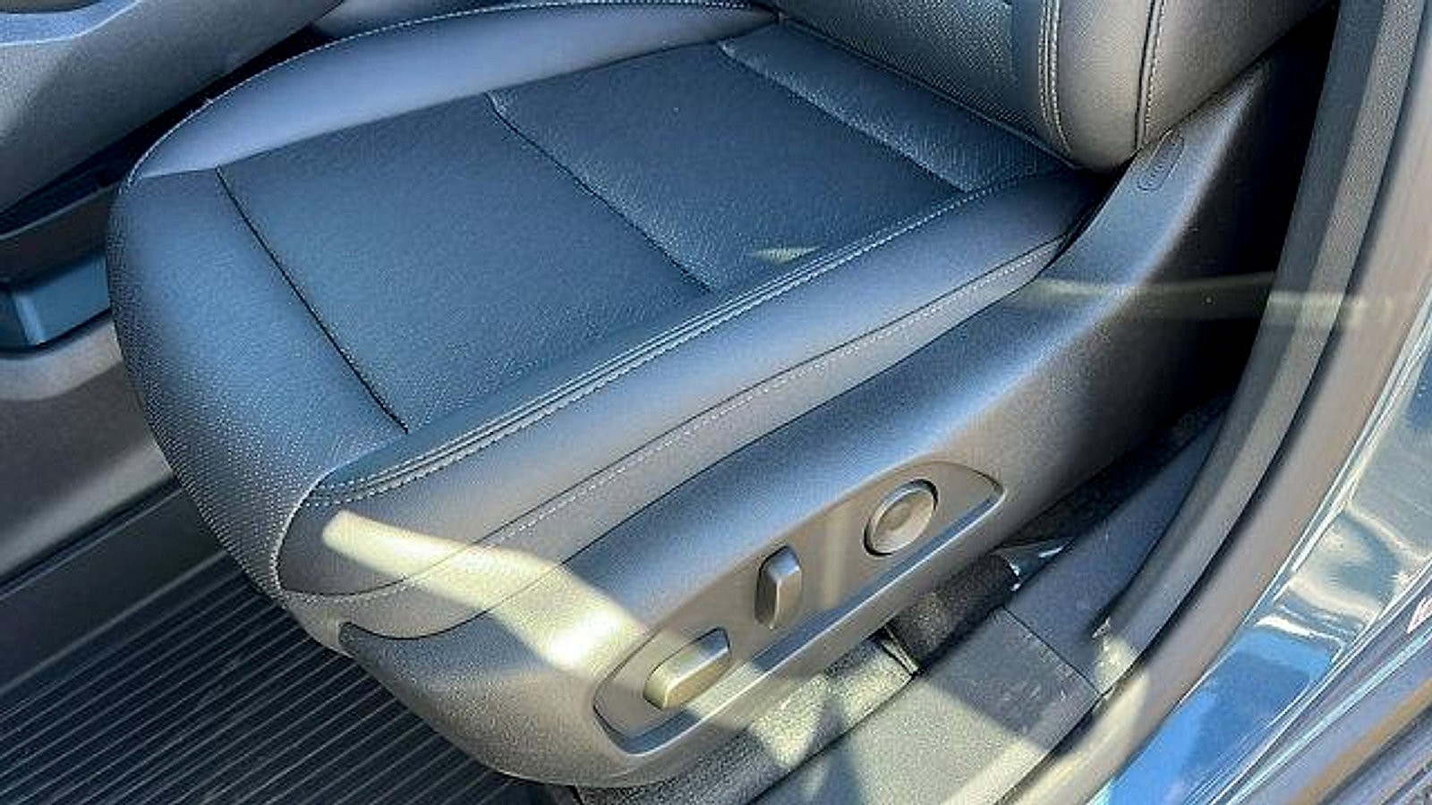 New 2026 Chevrolet Equinox LT w/ Convenience Package II image 17