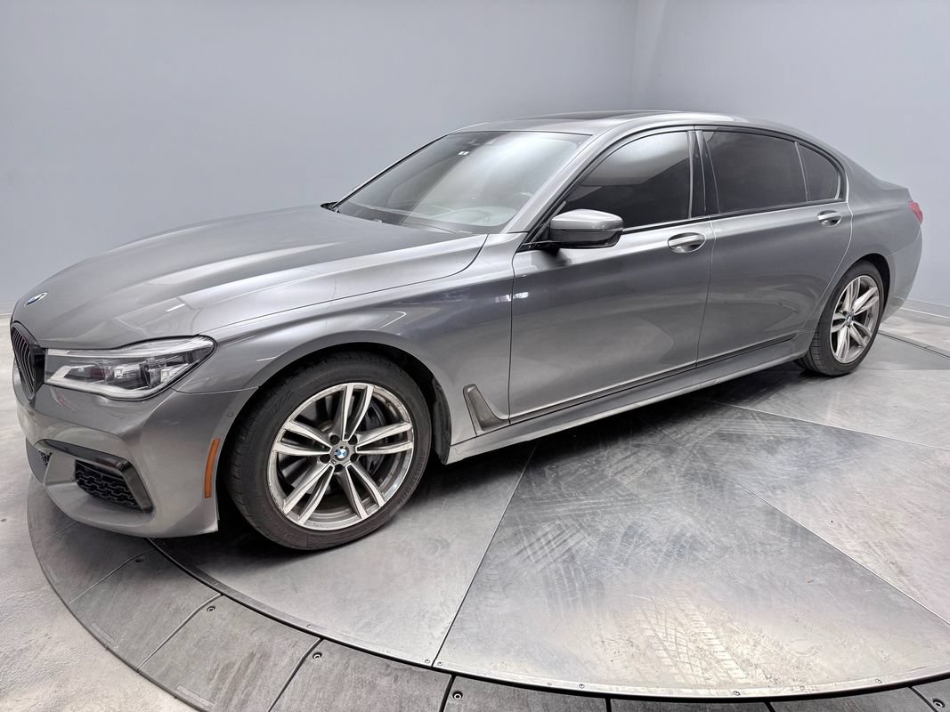 Used 2016 BMW 750i xDrive AWD/4WD image 1