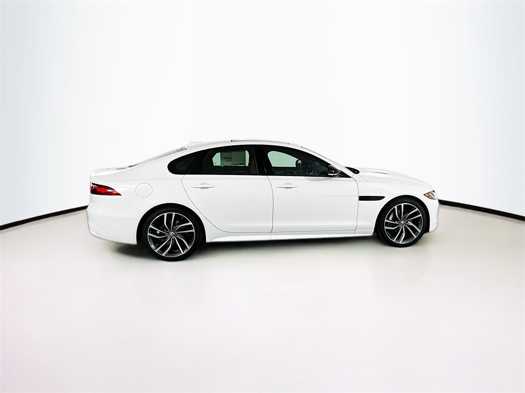 New 2024 Jaguar XF R-Dynamic SE image 4