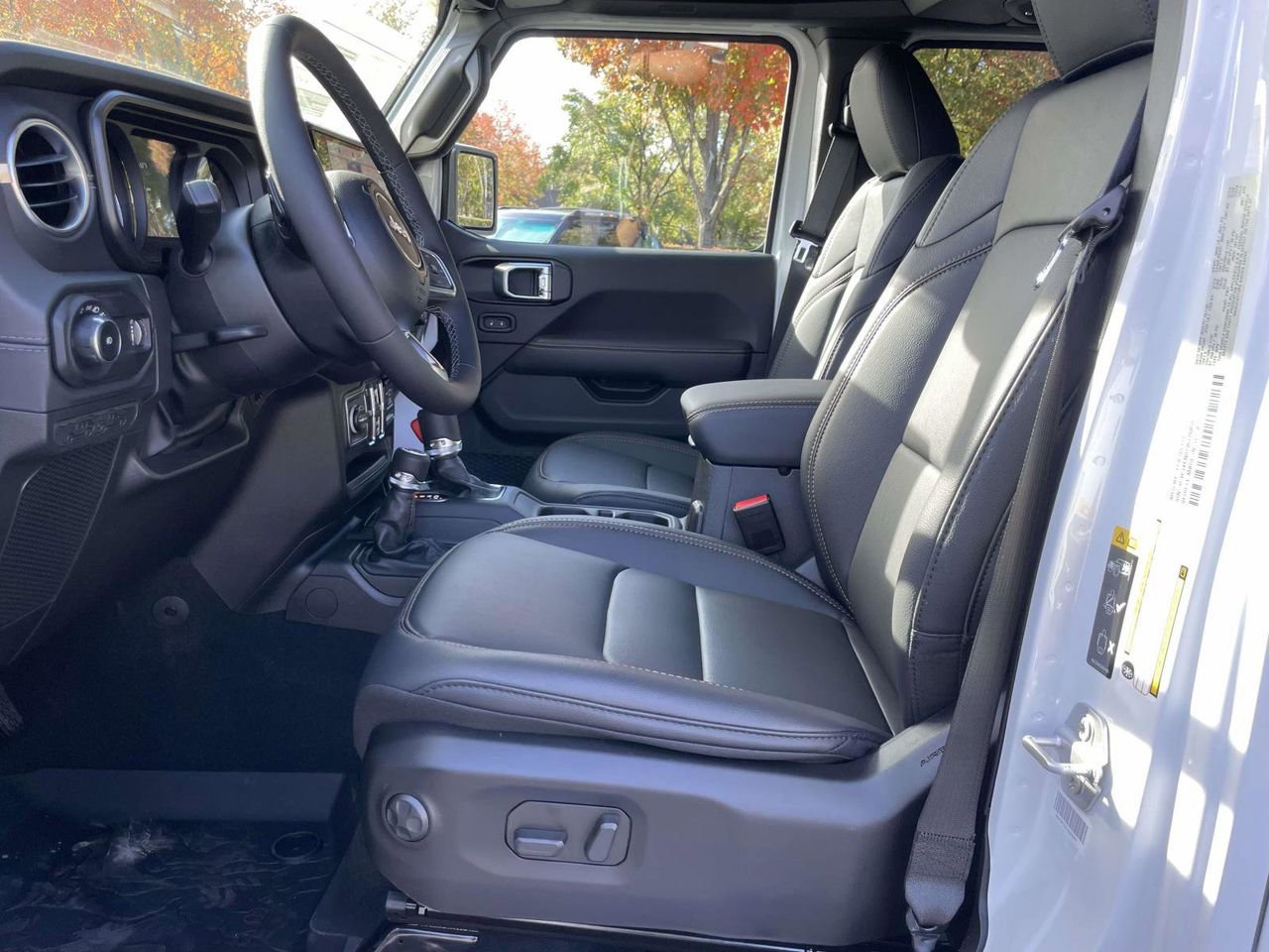 New 2026 Jeep Wrangler Unlimited Sahara AWD/4WD image 24