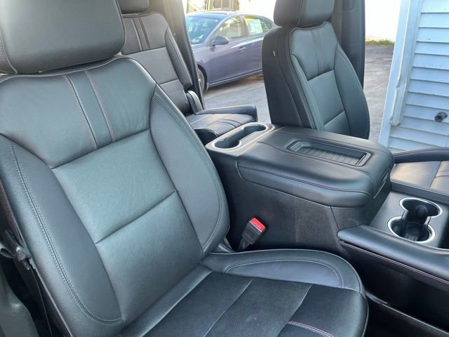 Used 2022 Chevrolet Suburban RST w/ Luxury Package image 17