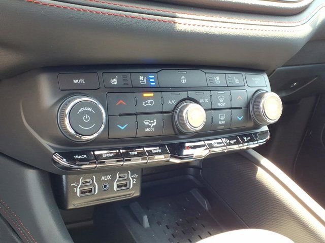New 2026 Dodge Durango GT w/ Tow 'N Go Package AWD/4WD image 9