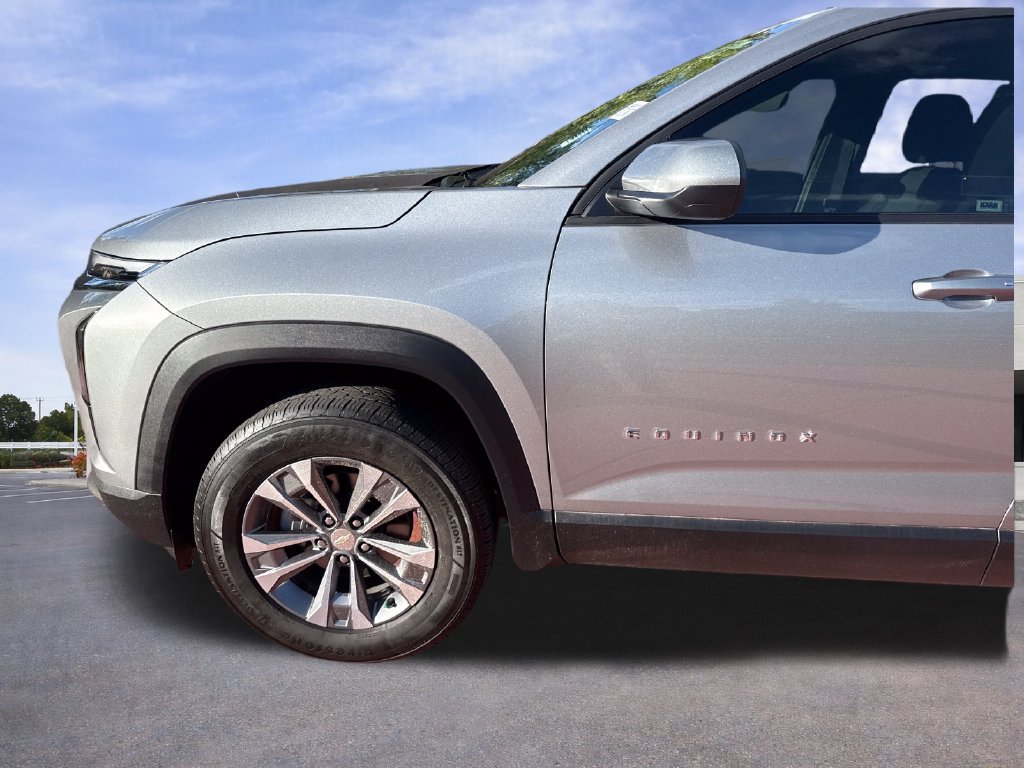 Used 2025 Chevrolet Equinox LT FWD image 35