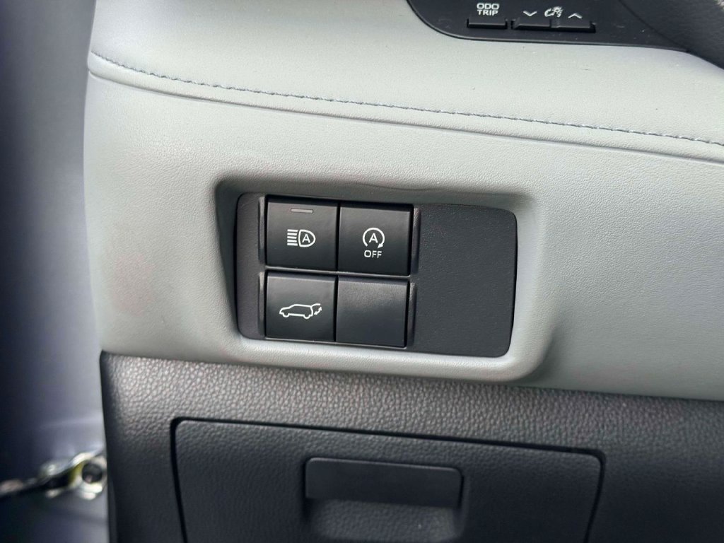 Used 2023 Toyota Highlander XLE AWD/4WD image 22