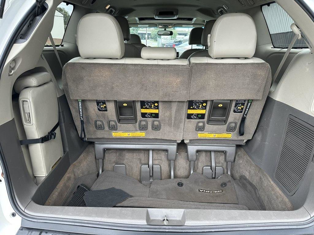Used 2013 Toyota Sienna XLE FWD image 19
