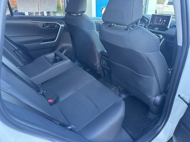 Used 2025 Toyota RAV4 LE AWD/4WD image 22