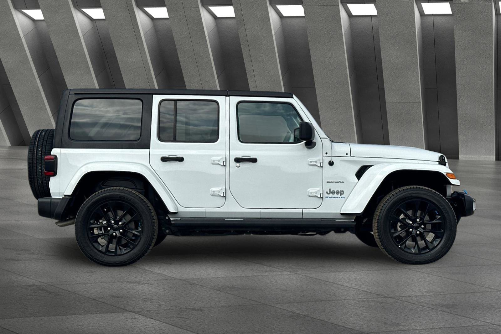 Used 2023 Jeep Wrangler Sahara image 3