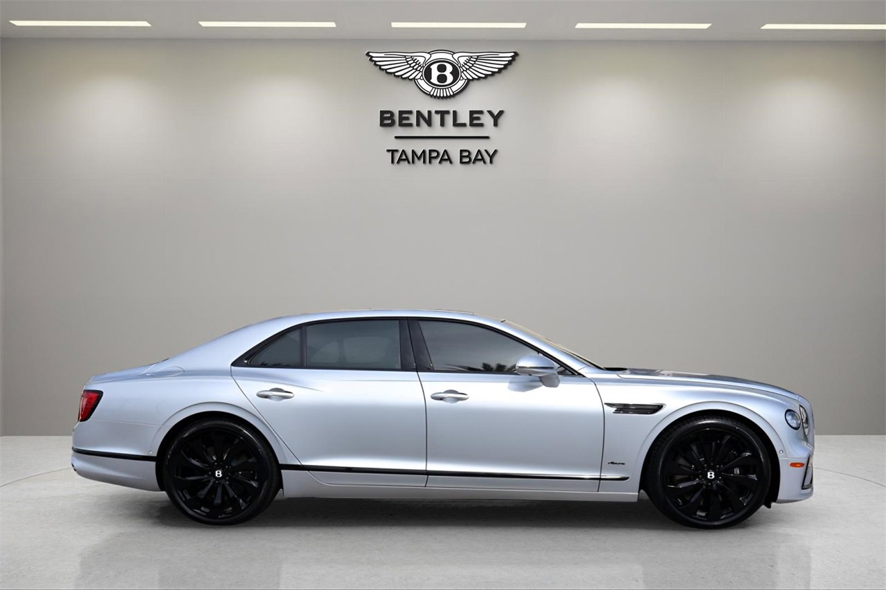 New 2026 Bentley Flying Spur Azure image 9