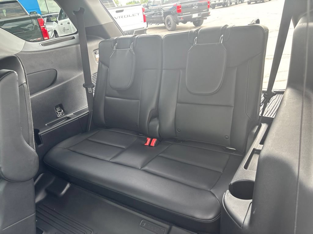 Used 2023 Ford Explorer XLT w/ Equipment Group 202A AWD/4WD image 6