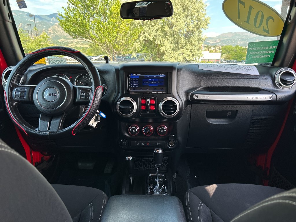 Used 2017 Jeep Wrangler Unlimited Sahara w/ Connectivity Group AWD/4WD image 6