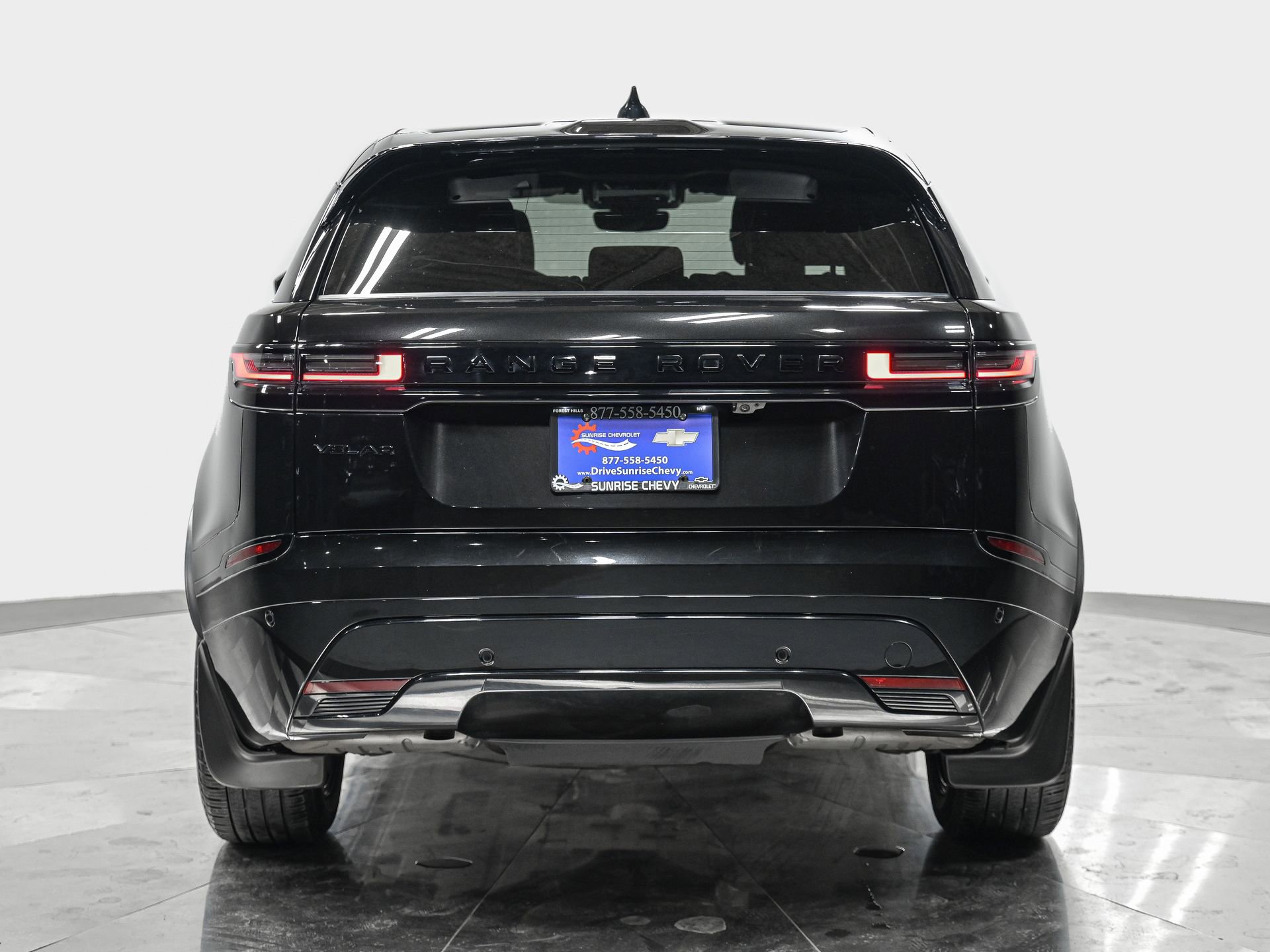 Used 2024 Land Rover Range Rover Velar Dynamic SE image 5