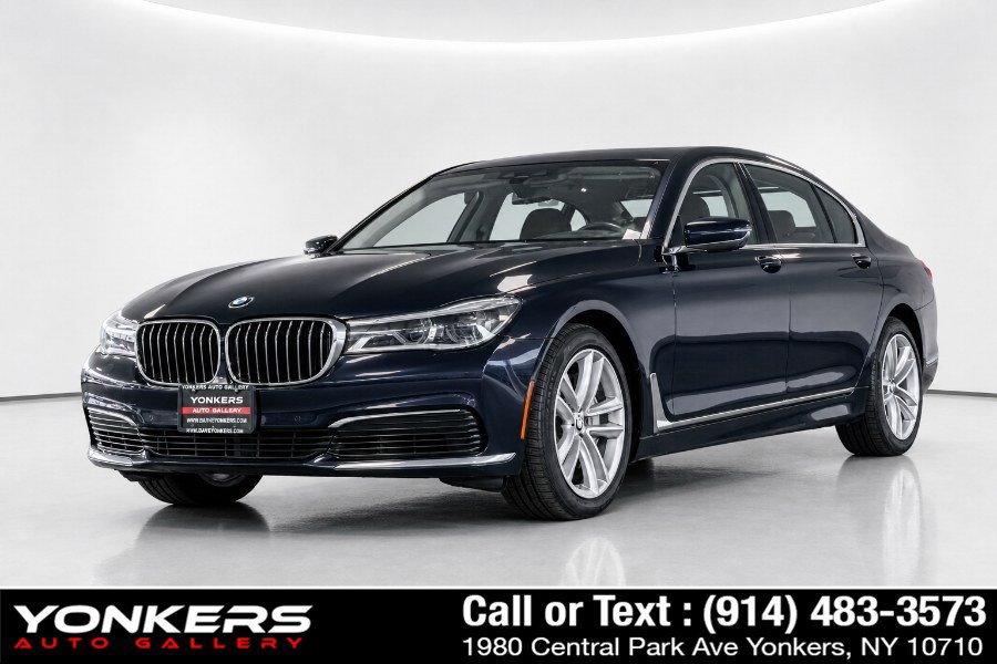 Used 2019 BMW 750i xDrive w/ Executive Package AWD/4WD image 2