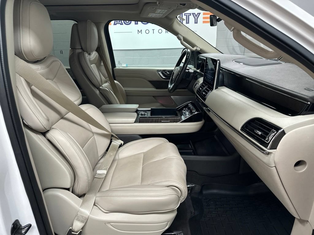 Used 2019 Lincoln Navigator Reserve AWD/4WD image 19