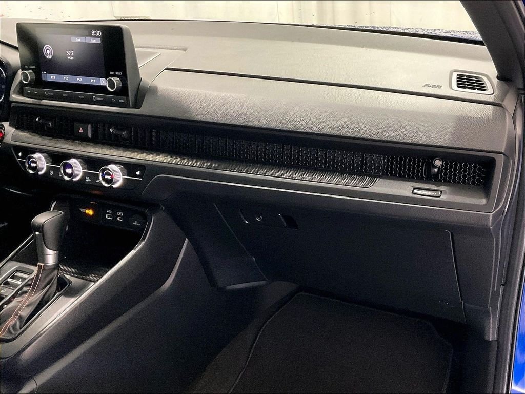 Used 2025 Honda CR-V Sport image 13