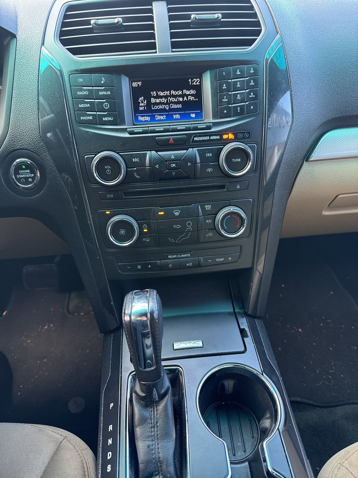 Used 2016 Ford Explorer XLT image 8