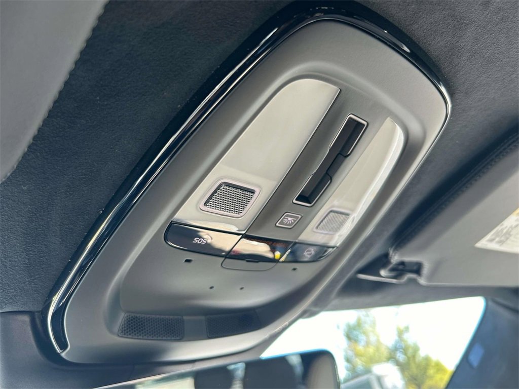 New 2026 Volvo XC90 B6 Ultra image 36