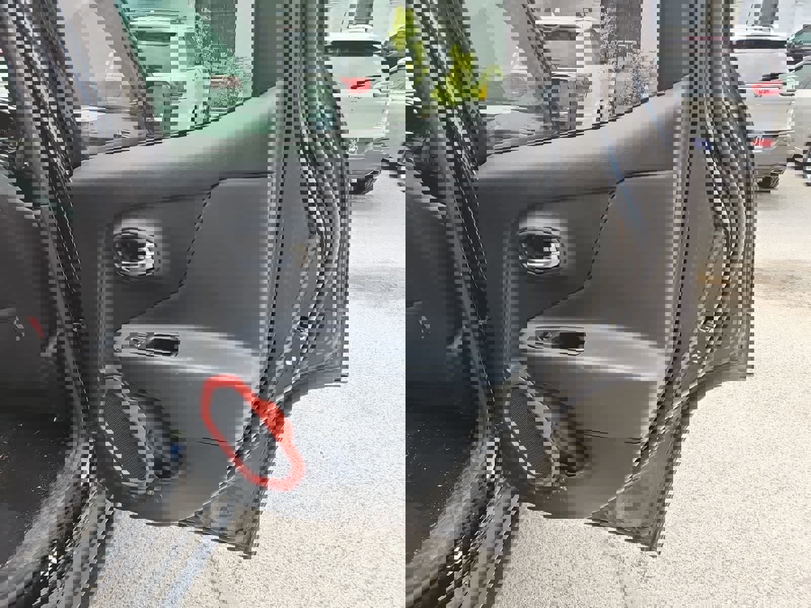 Used 2017 Jeep Renegade Trailhawk image 24