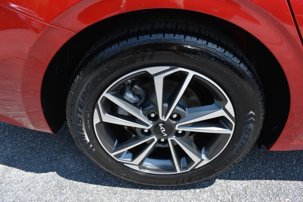 Used 2023 Kia Forte LXS FWD image 39