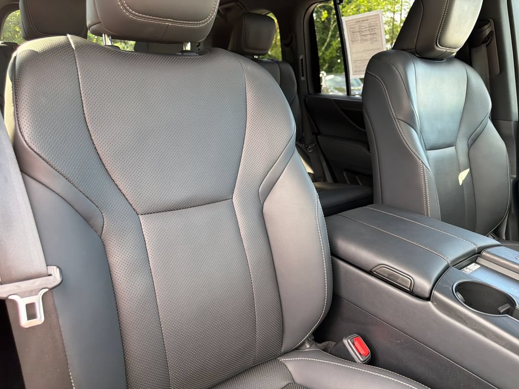 Used 2023 Lexus LX 600 4WD w/ Appearance Package image 52