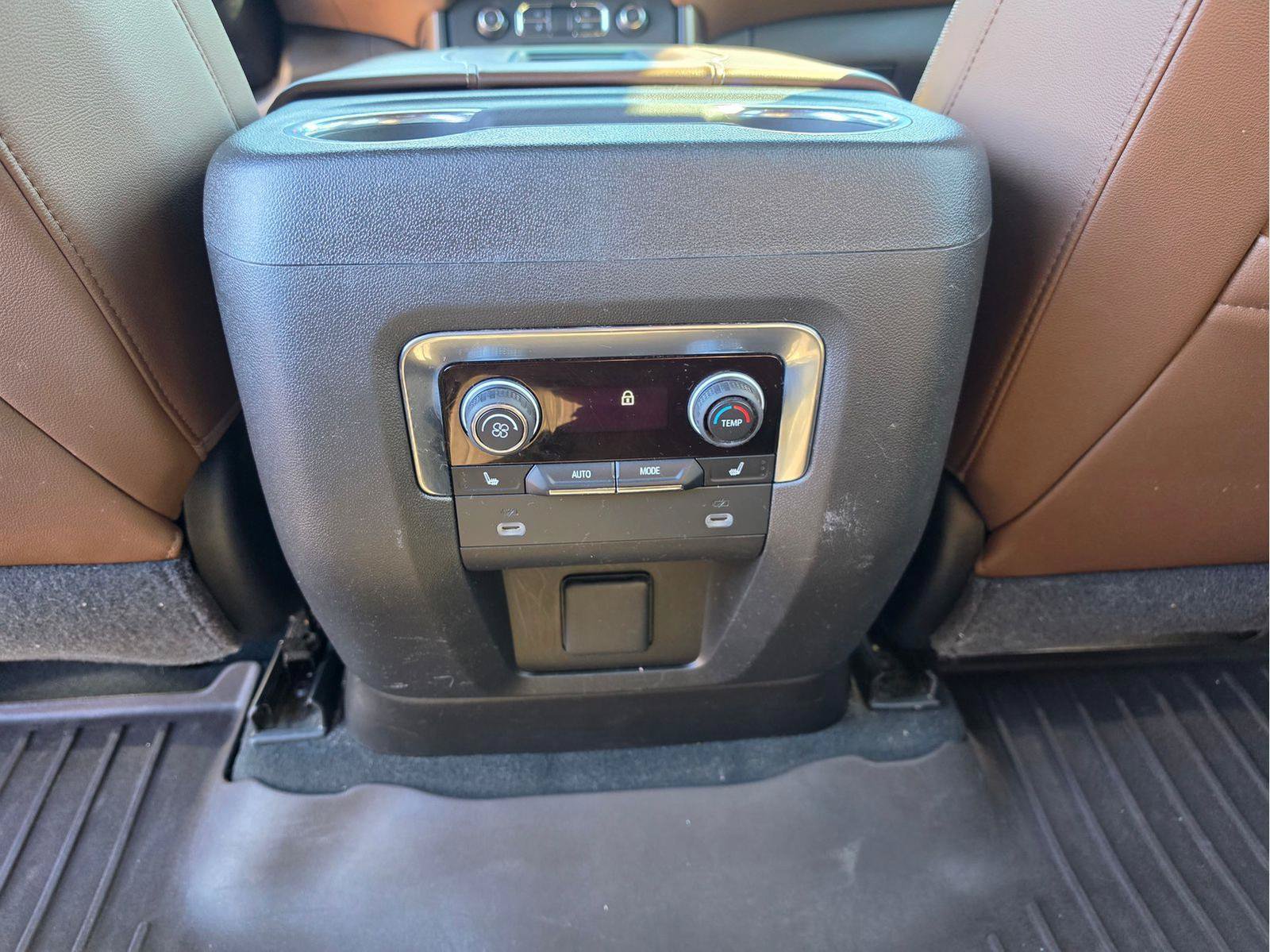Used 2021 Chevrolet Suburban High Country AWD/4WD image 12