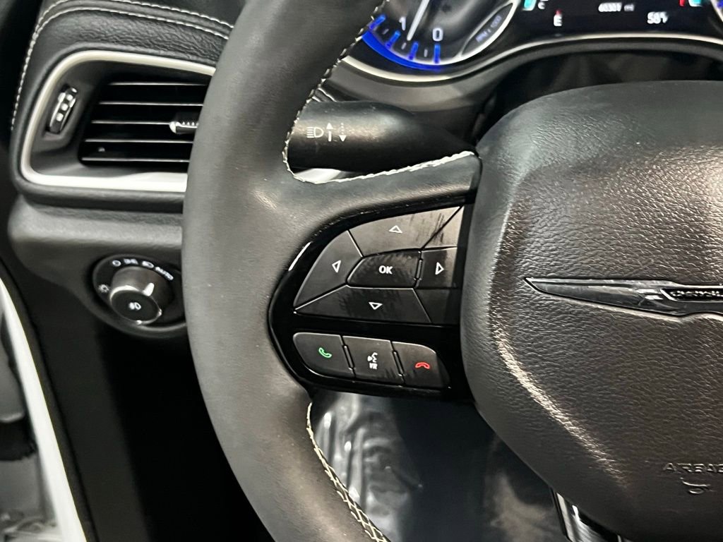 Used 2023 Chrysler Pacifica Touring-L w/ S Appearance Package image 18