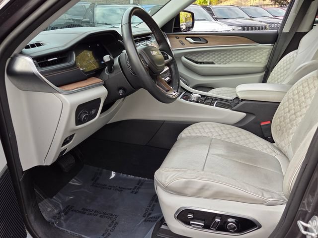 Used 2023 Jeep Grand Cherokee Summit w/ Adv Protech Group IV RWD image 11