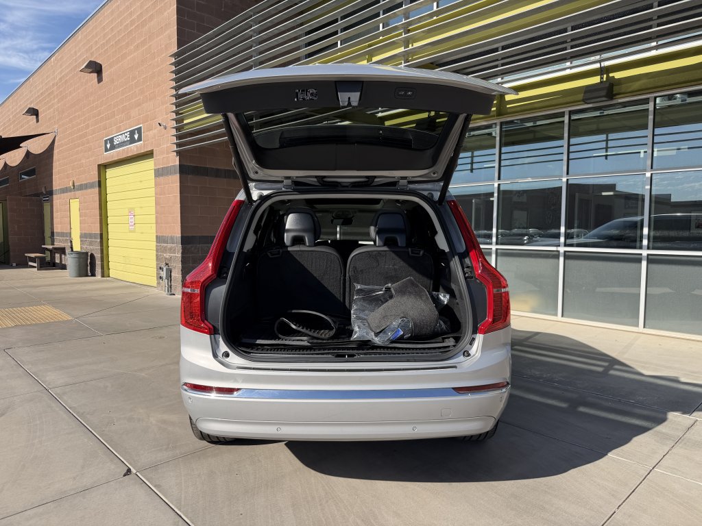 Used 2024 Volvo XC90 T8 Plus w/ Protection Package Premier AWD/4WD image 39