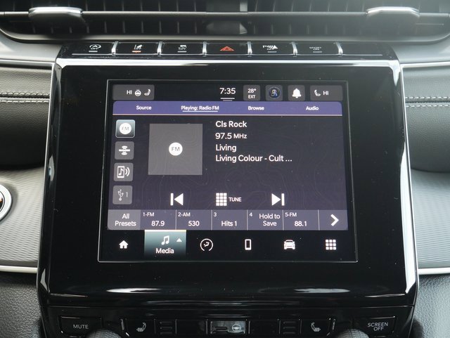 New 2025 Jeep Grand Cherokee L Laredo image 21