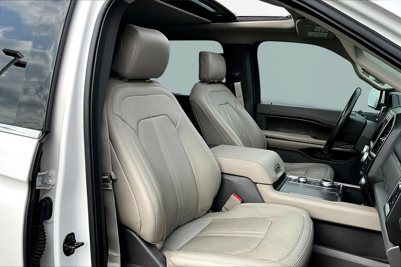 Used 2019 Ford Expedition Limited image 30