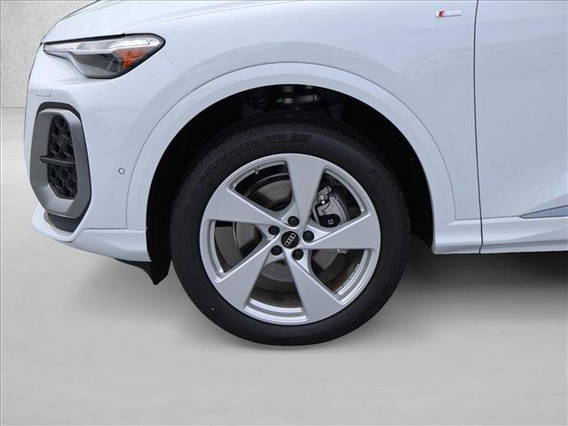 New 2025 Audi Q5 Premium Plus w/ Premium Plus AWD/4WD image 10