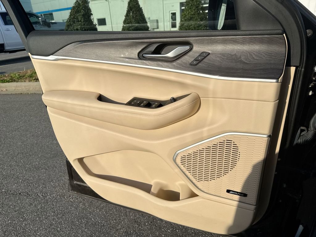 Used 2021 Jeep Grand Cherokee L Limited w/ Trailer Tow Group (B) AWD/4WD image 17