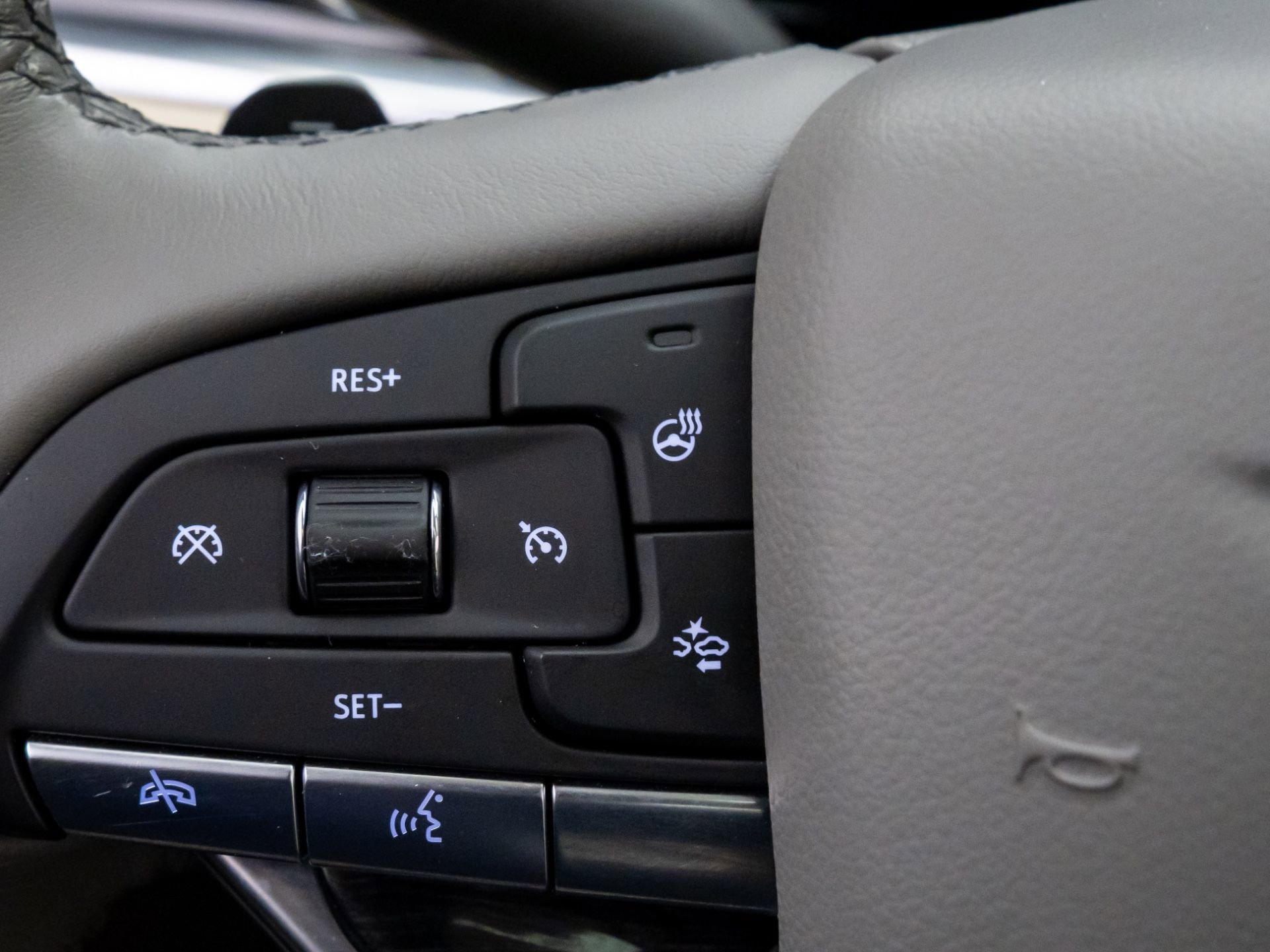 Certified 2023 Cadillac XT6 Premium Luxury image 31