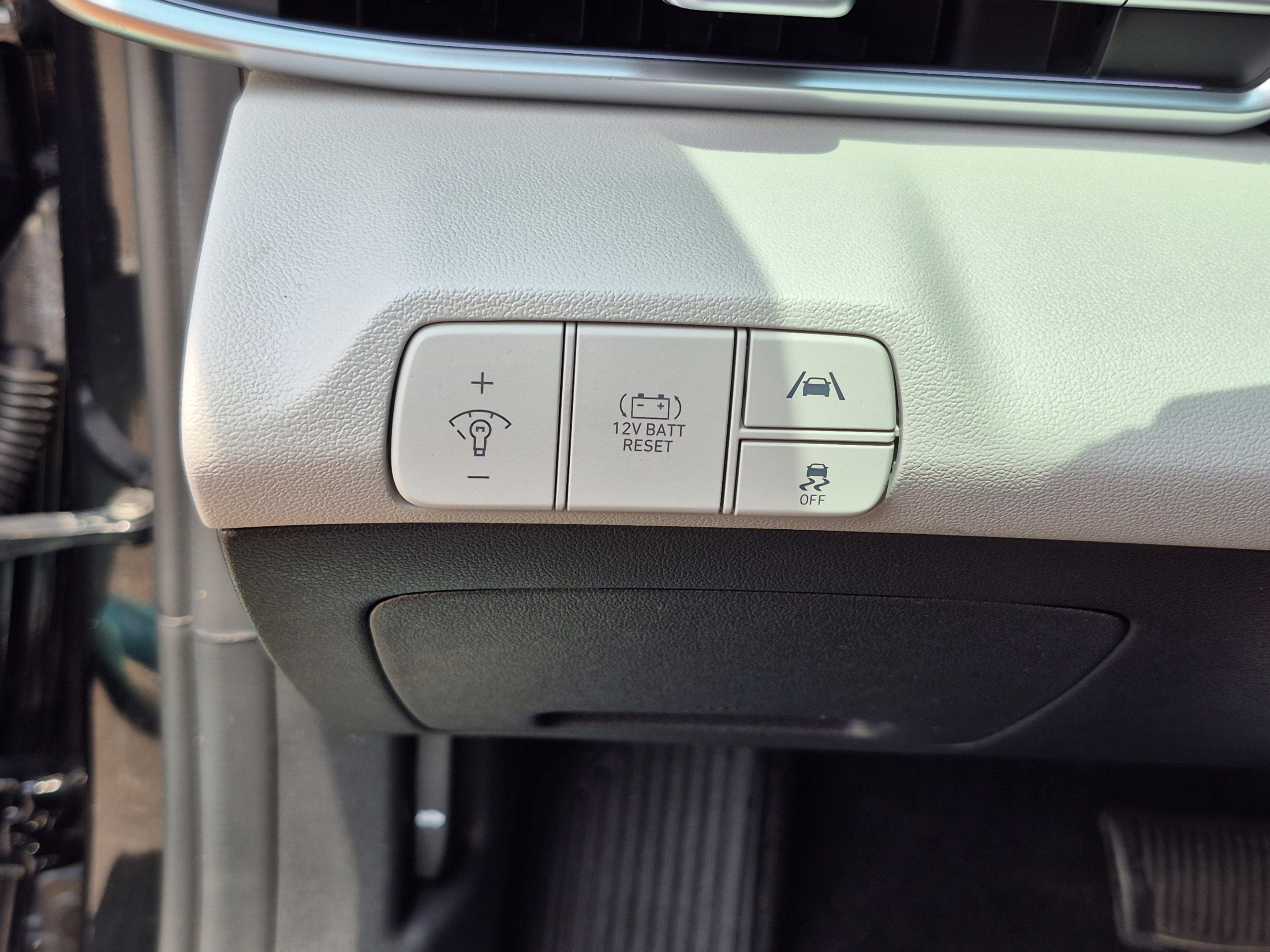 Certified 2023 Hyundai Elantra Limited FWD image 26