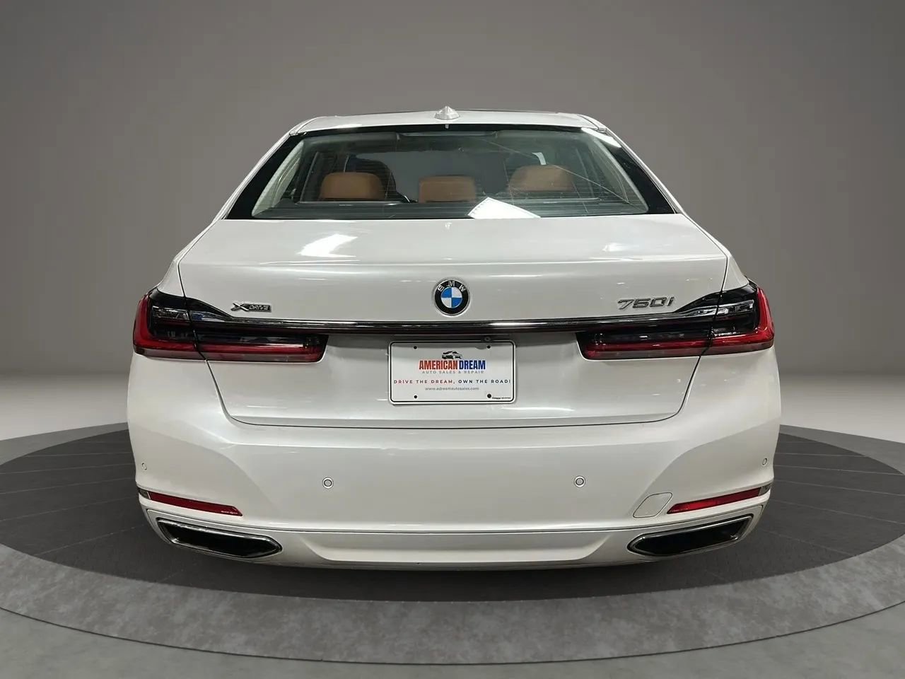 Used 2020 BMW 750i xDrive w/ Executive Package image 4
