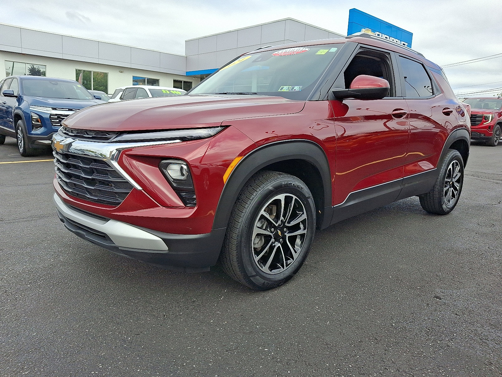 Used 2024 Chevrolet TrailBlazer LT w/ LT Cold Weather Package image 1