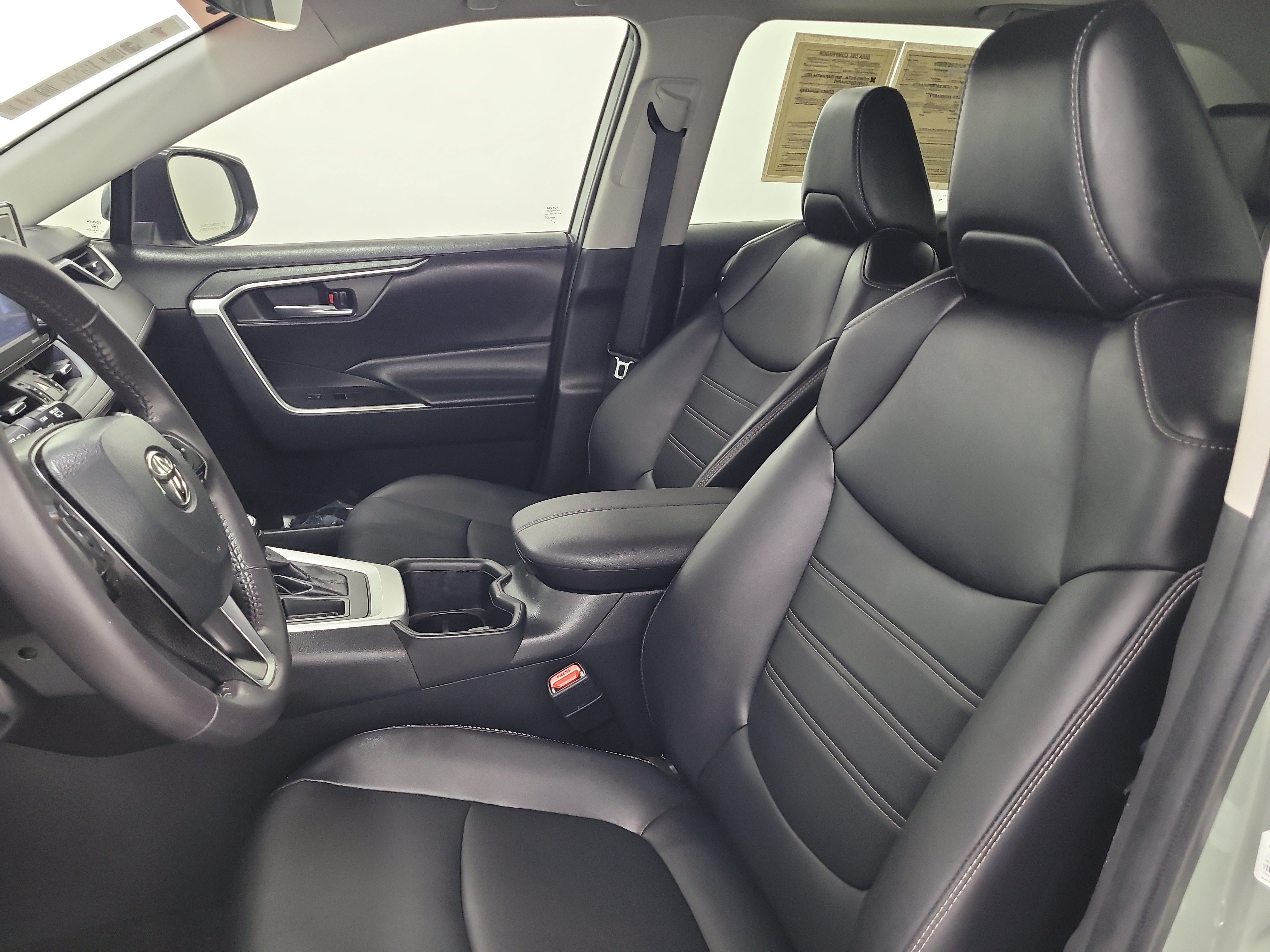 Used 2022 Toyota RAV4 XLE Premium FWD image 23