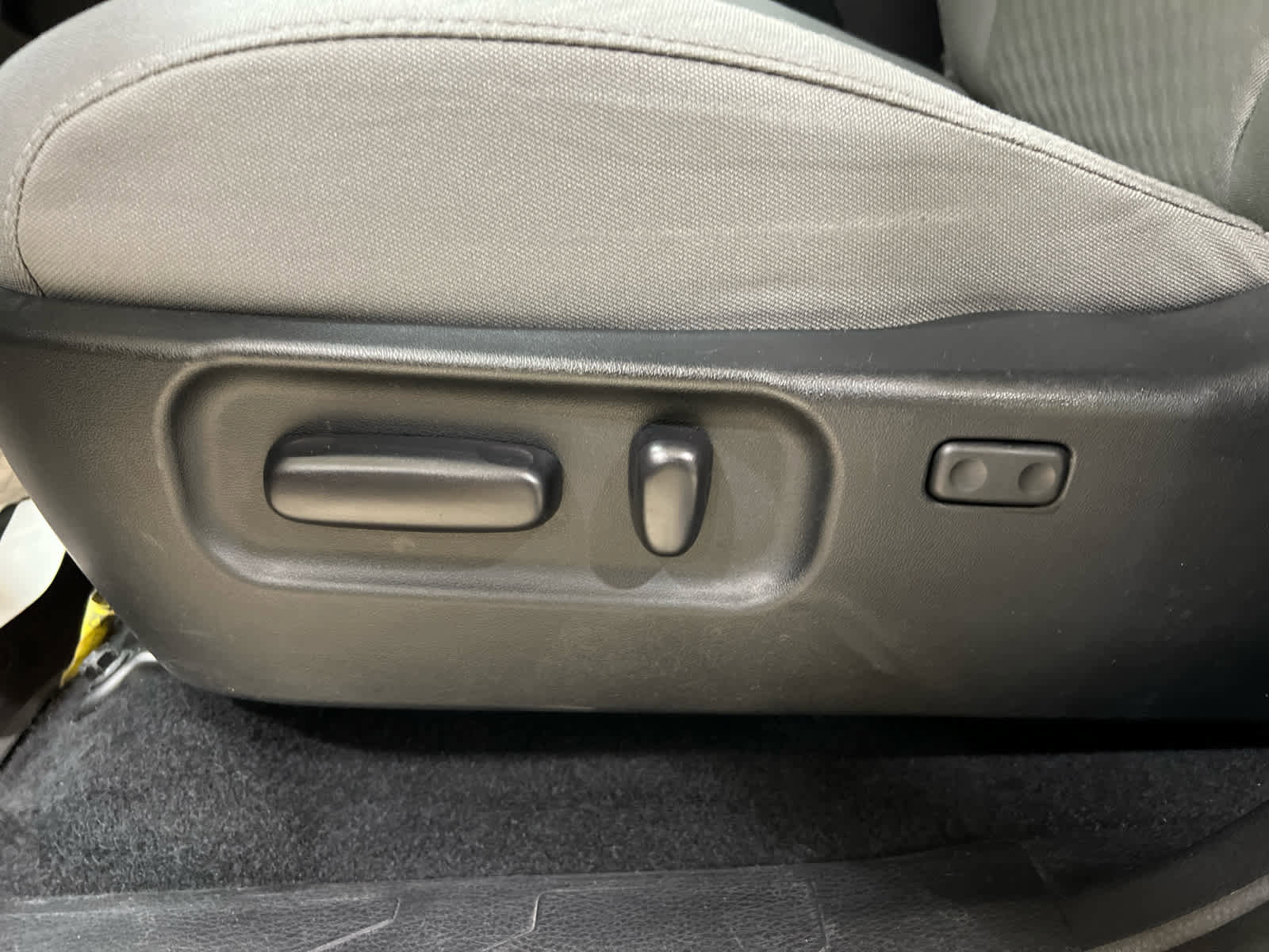 Used 2022 Toyota Tacoma SR5 w/ Technology Package image 21