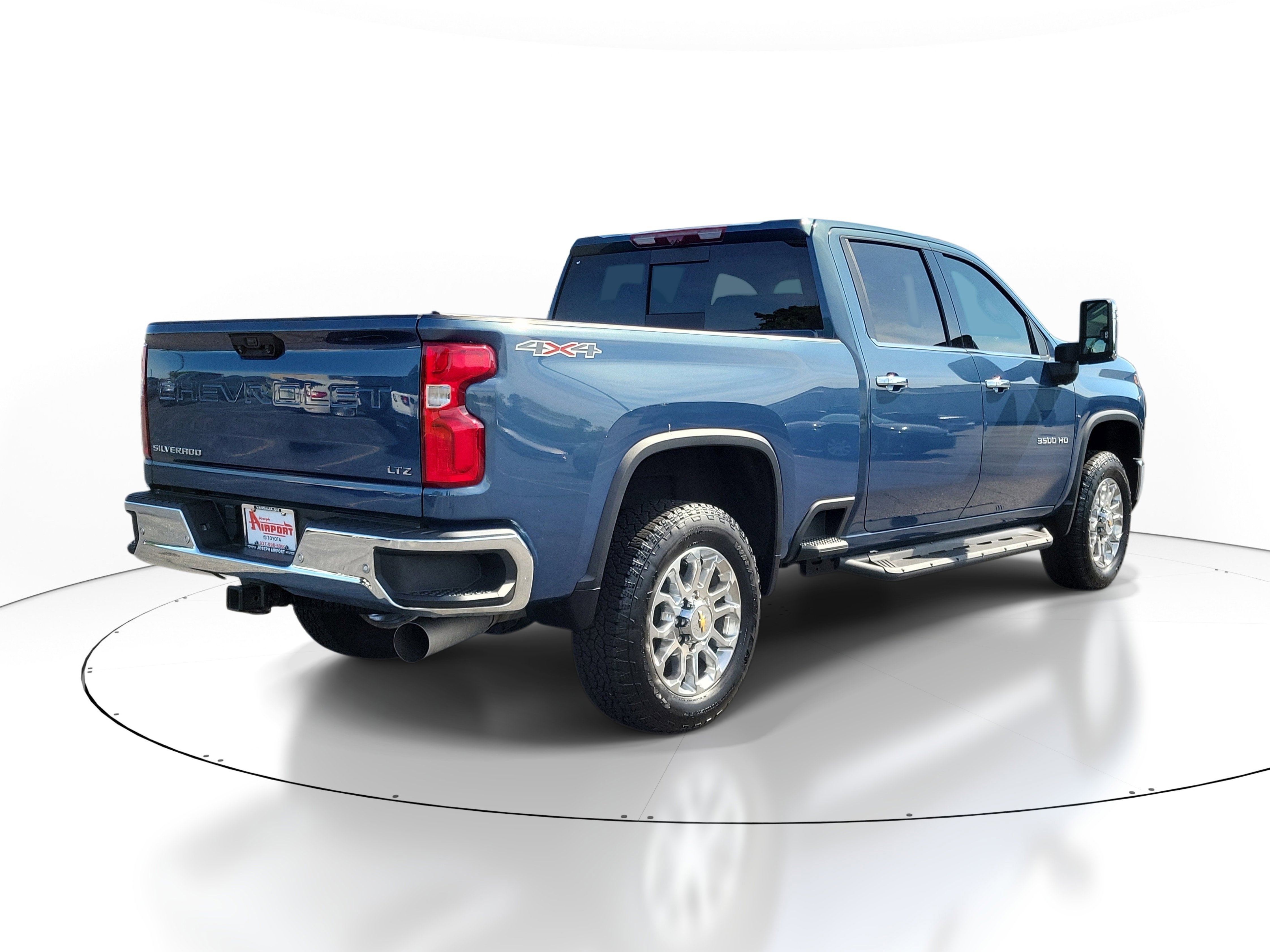 Used 2024 Chevrolet Silverado 3500 LTZ w/ LTZ Premium Package AWD/4WD image 4