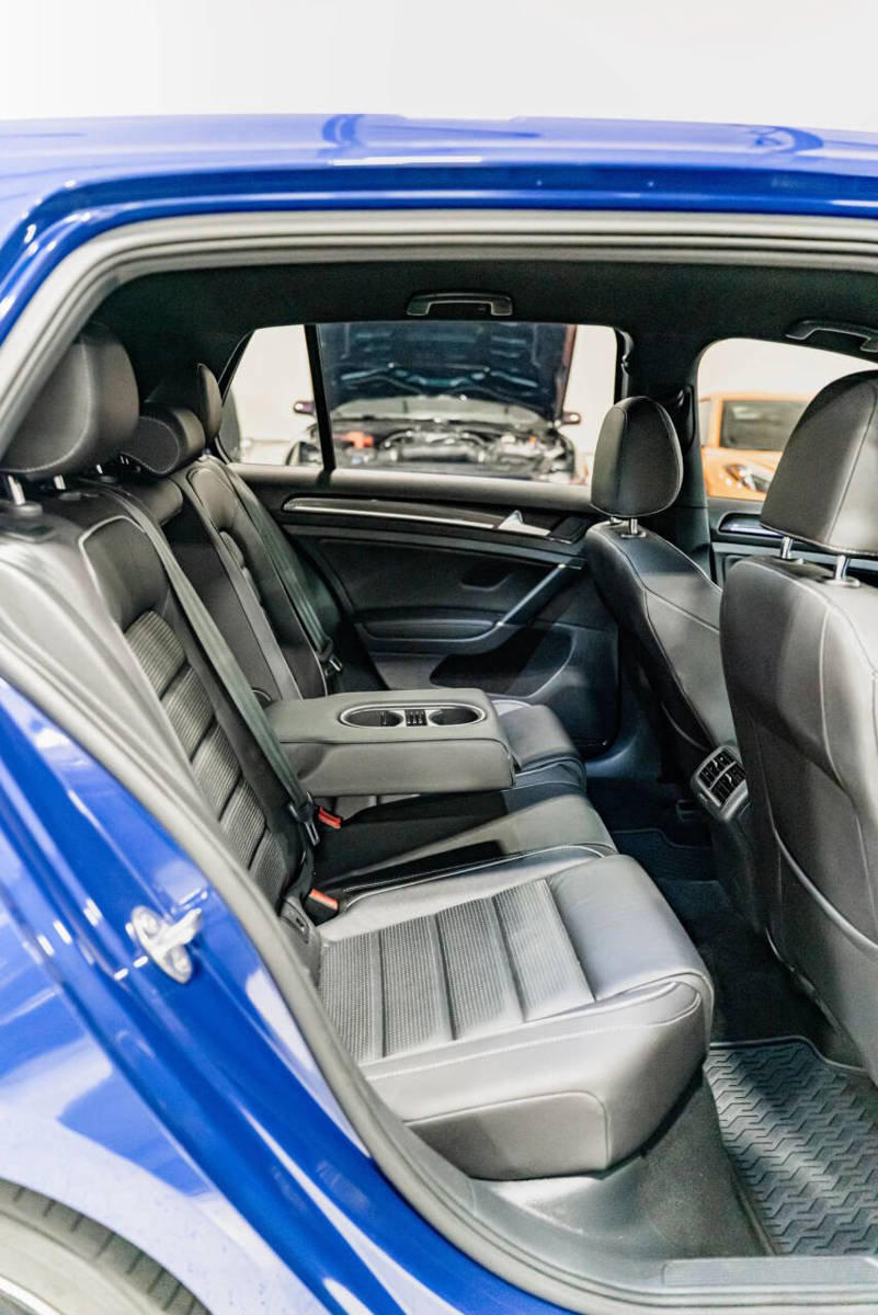 Used 2019 Volkswagen Golf R 4-Door AWD/4WD image 17