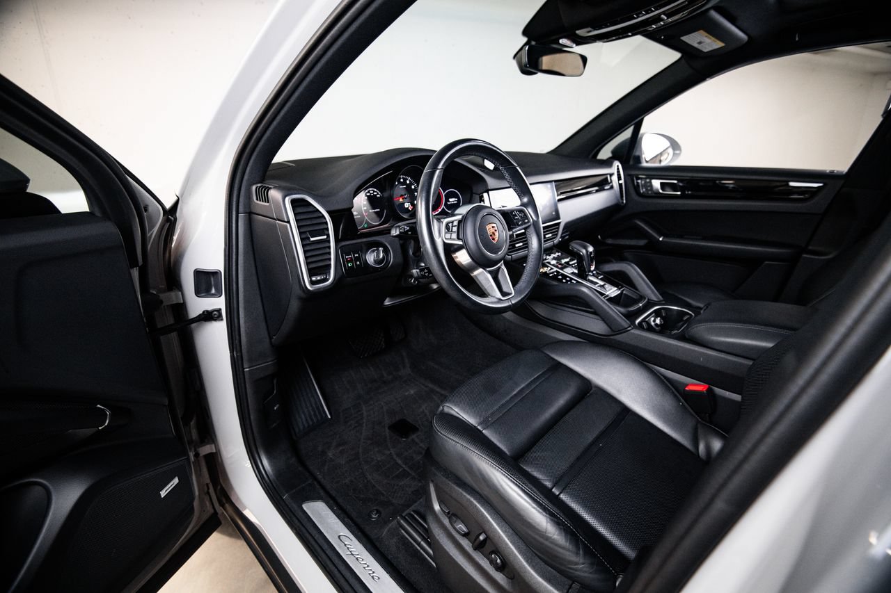 Certified 2023 Porsche Cayenne AWD/4WD image 4