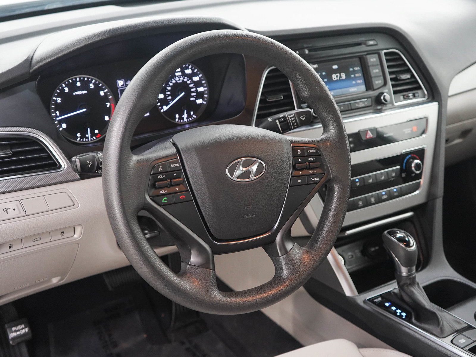 Used 2015 Hyundai Sonata SE w/ Option Group 09 FWD image 19