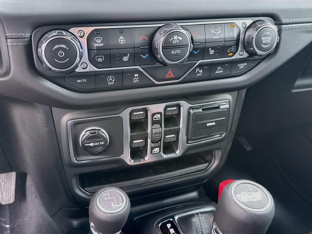 New 2027 Jeep Wrangler Unlimited Sahara AWD/4WD image 16