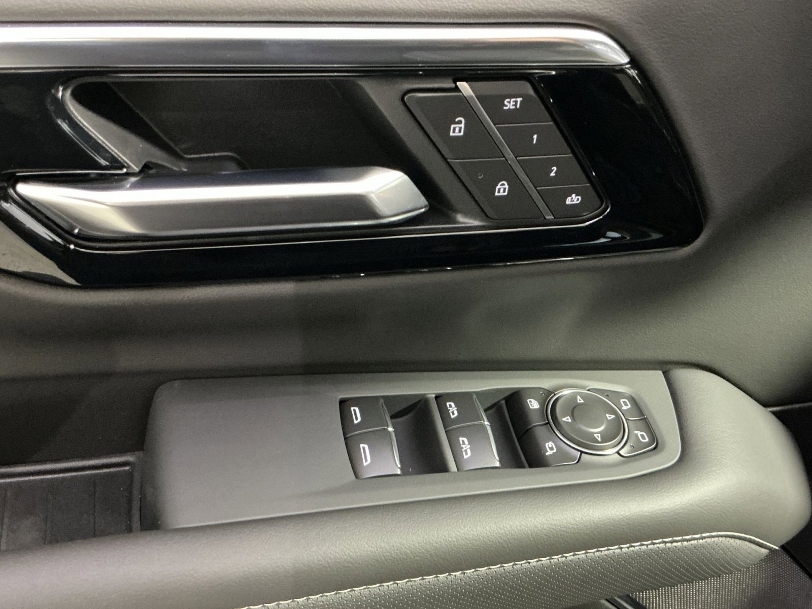 New 2026 Chevrolet Suburban Premier image 23