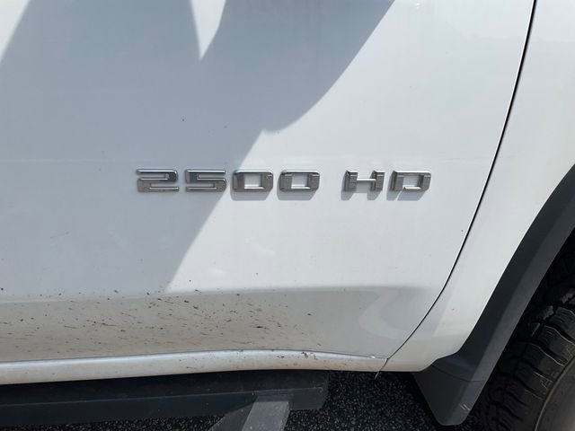 Used 2022 Chevrolet Silverado 2500 Custom w/ Custom Value Package AWD/4WD image 7
