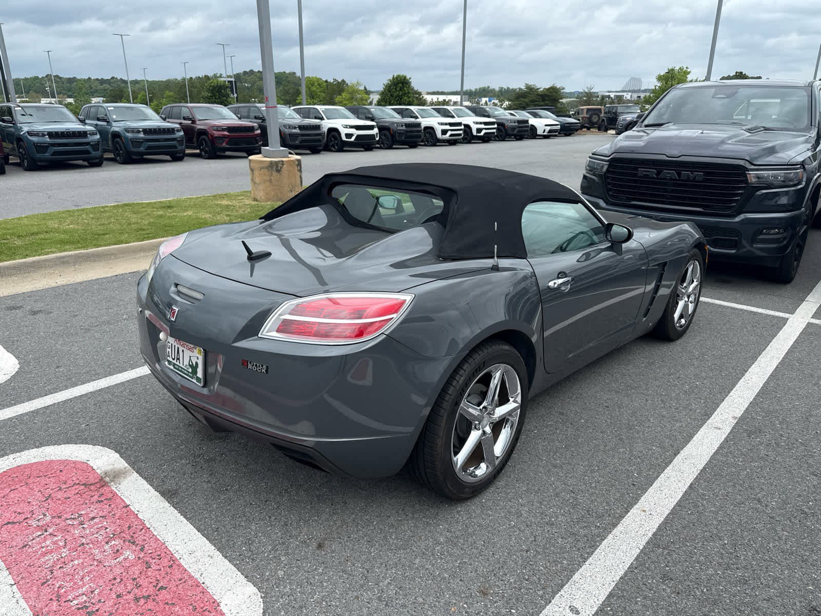 Used 2008 Saturn Sky w/ Premium Trim Package image 3