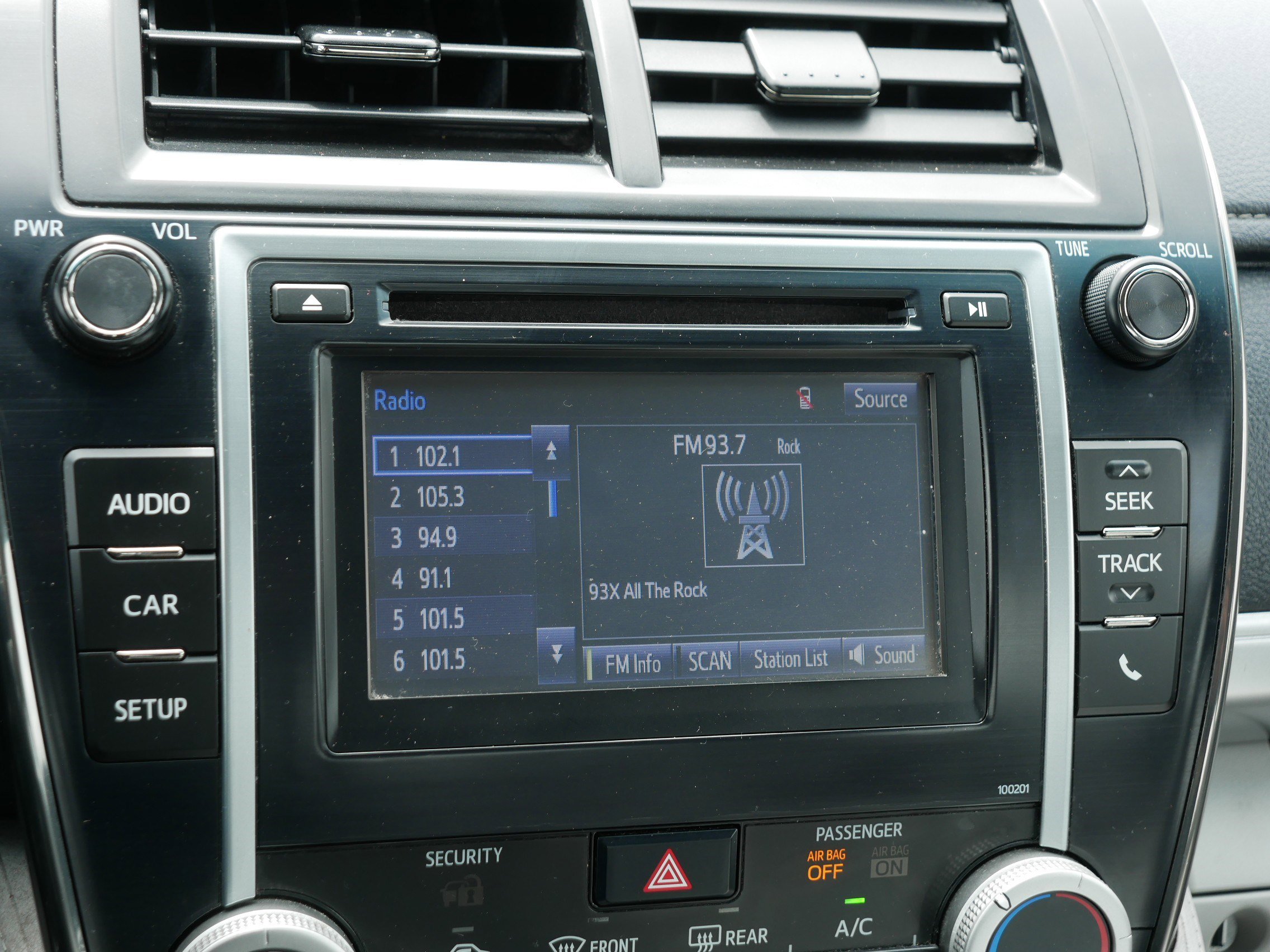 Used 2014 Toyota Camry LE FWD image 22