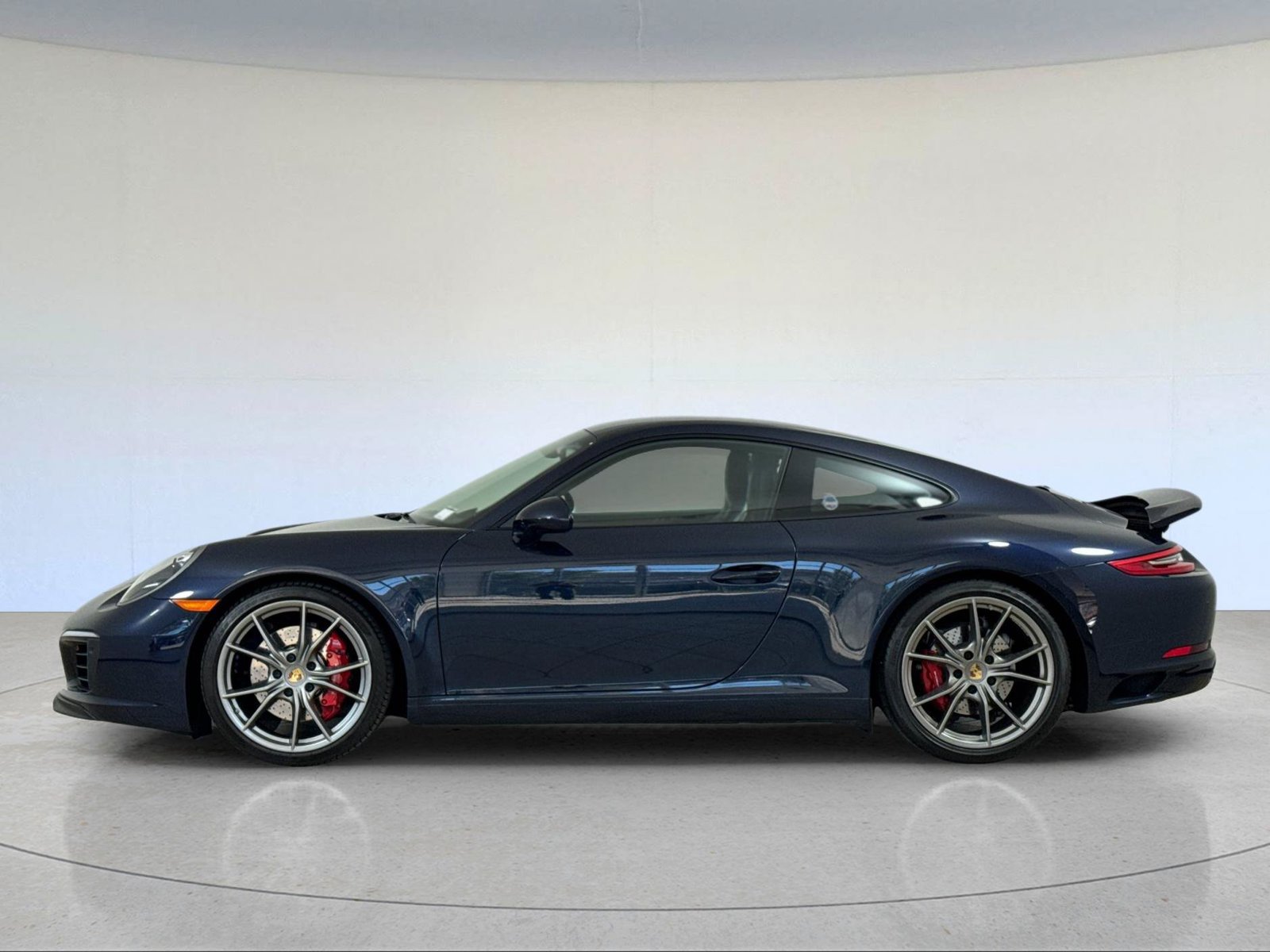 Used 2019 Porsche 911 Carrera S RWD image 2