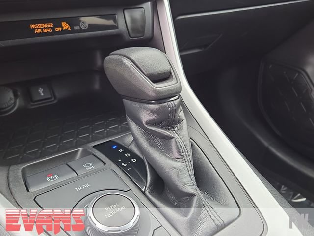 Used 2021 Toyota RAV4 LE image 9
