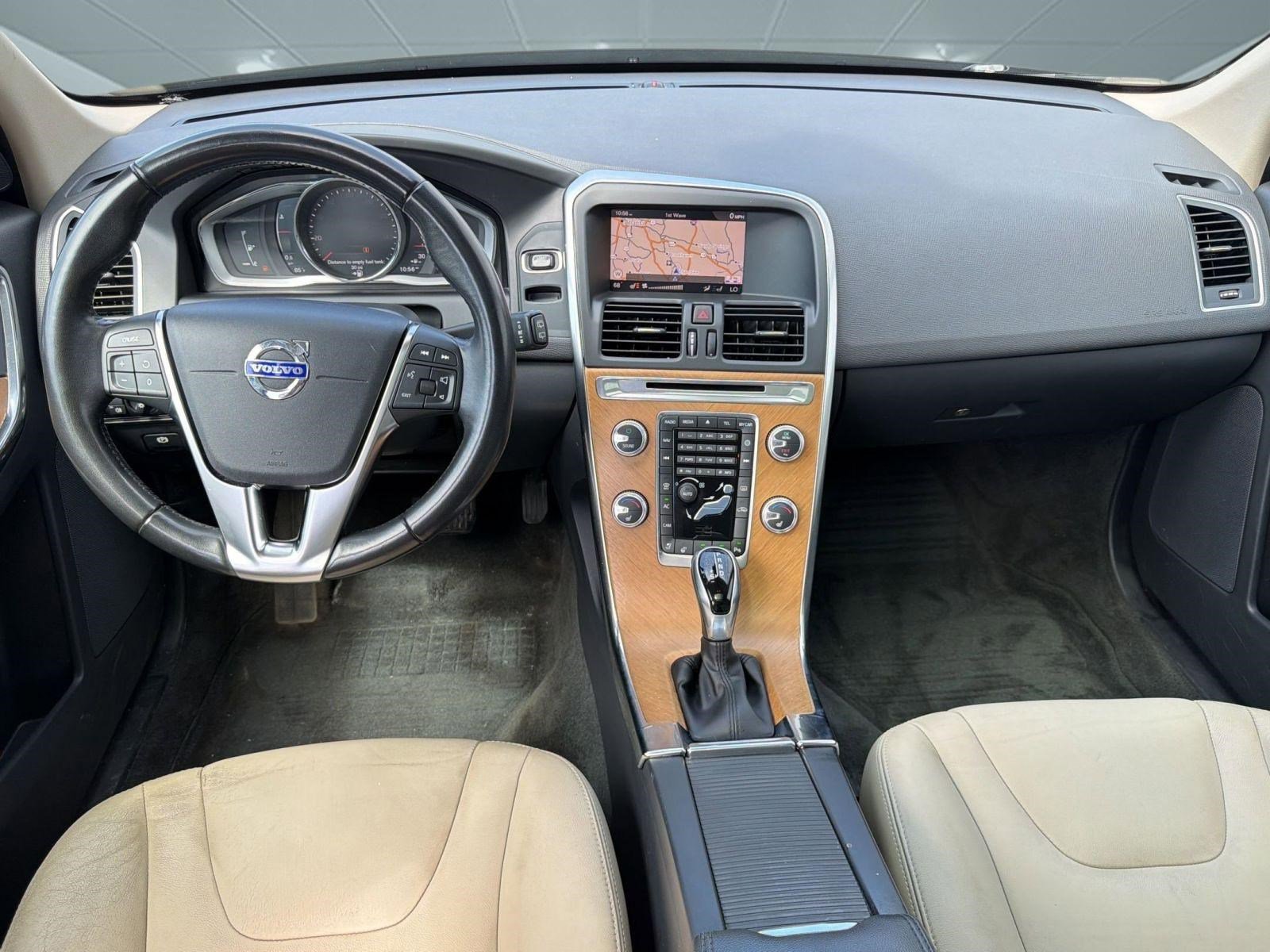 Used 2017 Volvo XC60 T6 Inscription w/ Climate Package AWD/4WD image 25