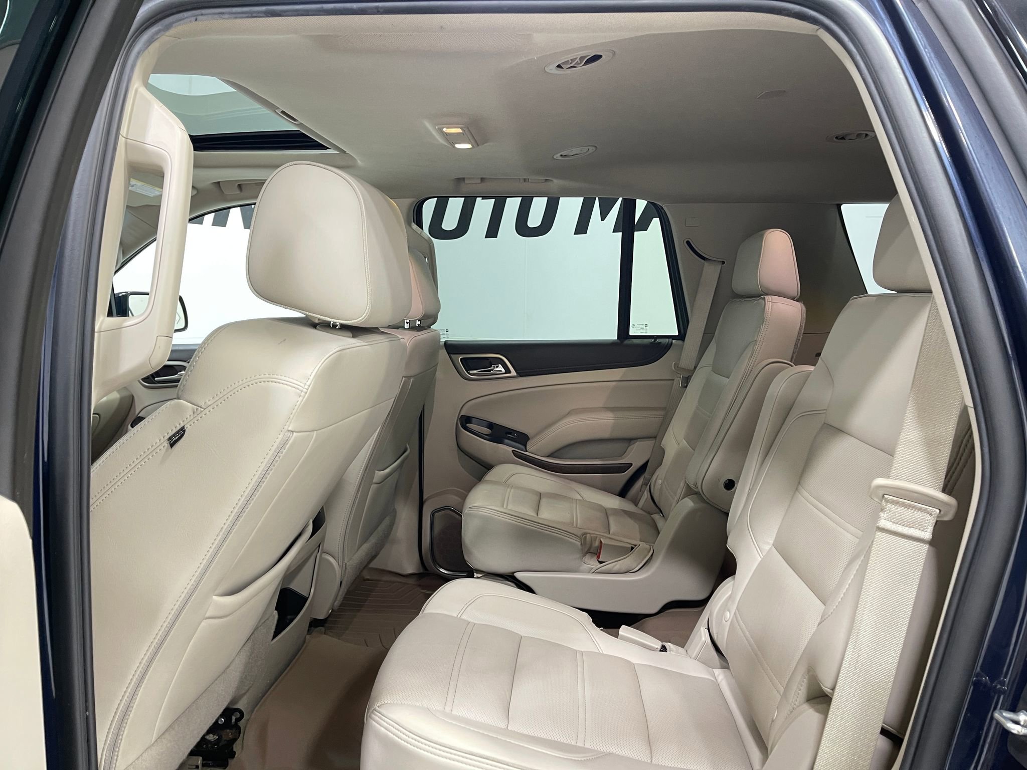 Used 2018 GMC Yukon Denali image 30